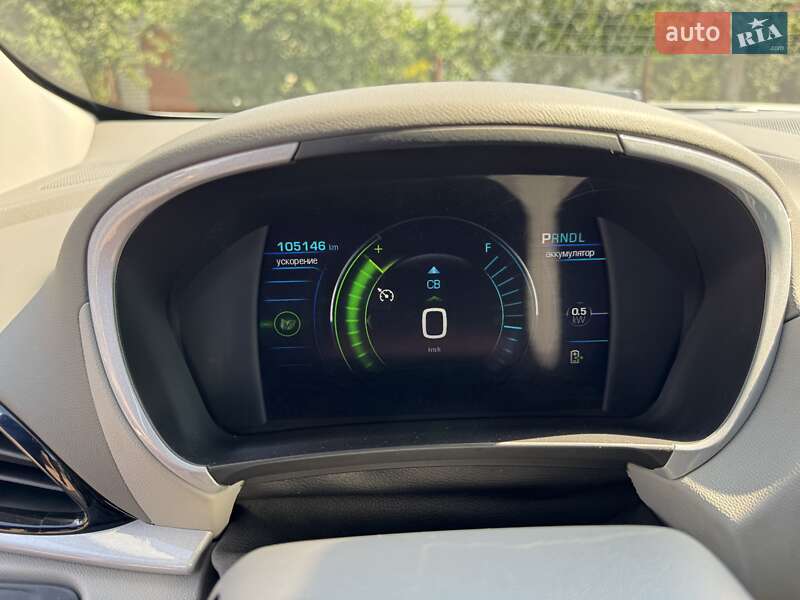 Хэтчбек Chevrolet Volt 2015 в Черкассах