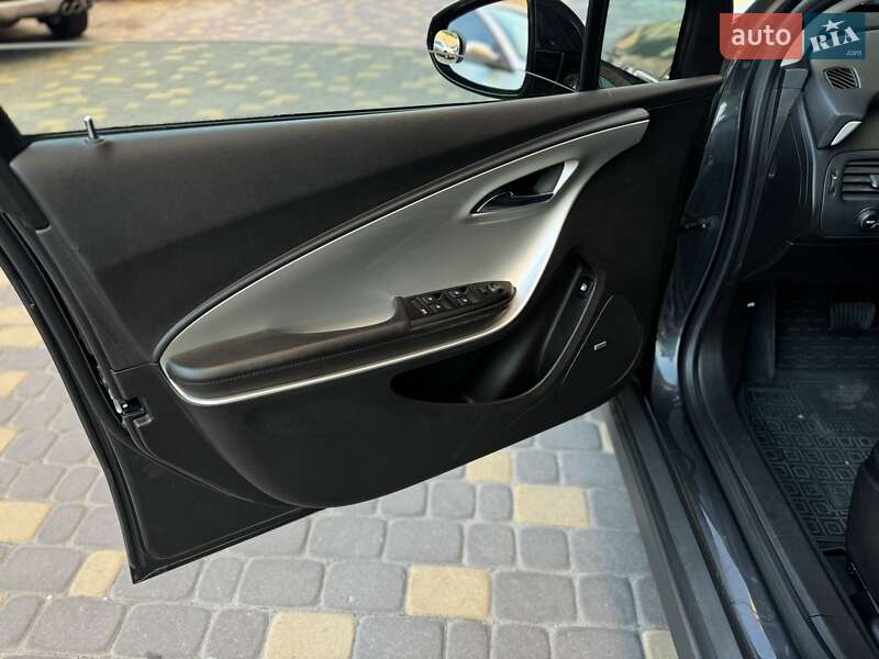 Хэтчбек Chevrolet Volt 2015 в Виннице
