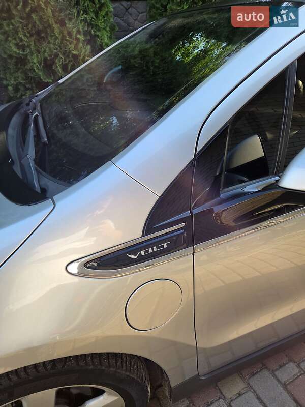 Хэтчбек Chevrolet Volt 2012 в Киеве