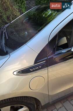 Хэтчбек Chevrolet Volt 2012 в 