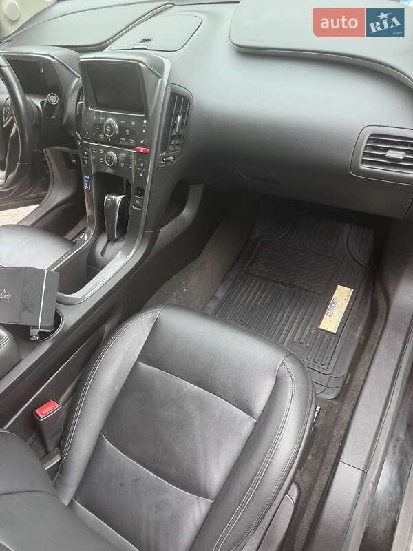 Хэтчбек Chevrolet Volt 2012 в Тернополе