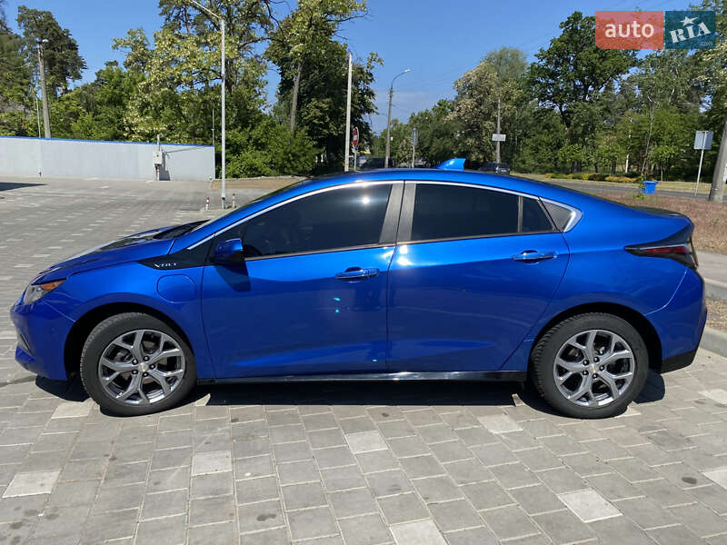 Хэтчбек Chevrolet Volt 2015 в Черкассах