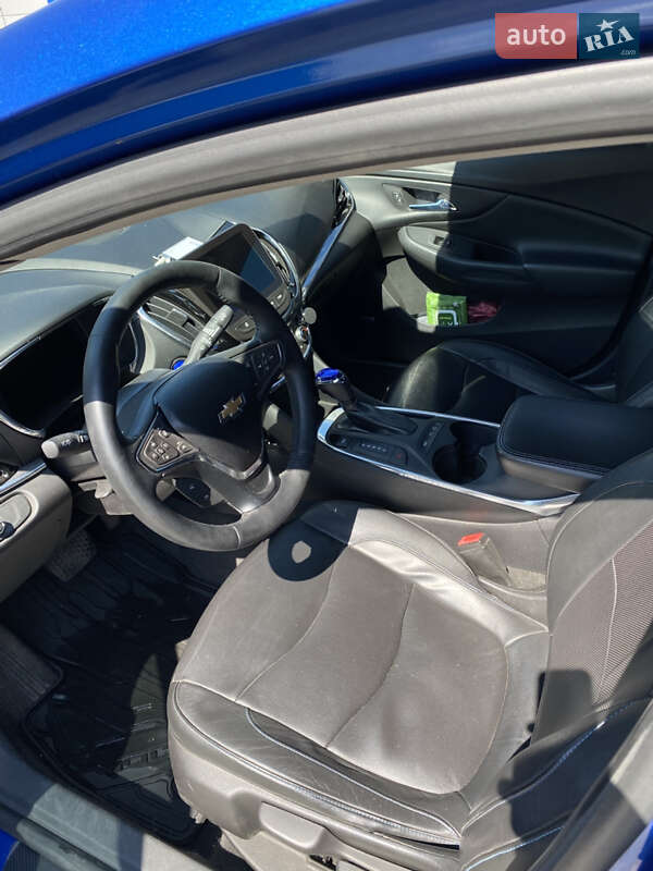 Хэтчбек Chevrolet Volt 2015 в Черкассах