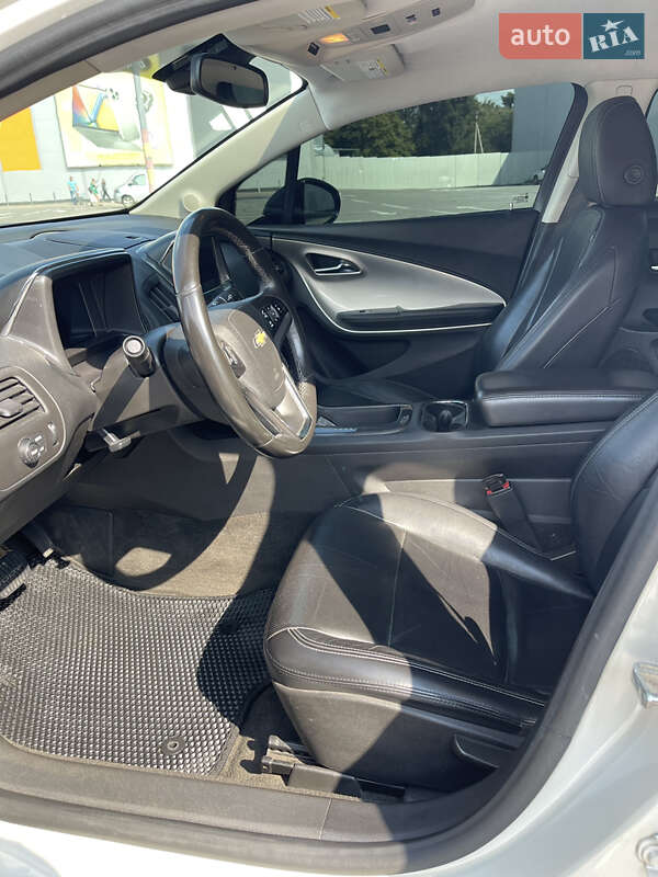 Хэтчбек Chevrolet Volt 2011 в Полтаве