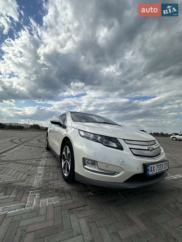 Хэтчбек Chevrolet Volt 2014 в Харькове