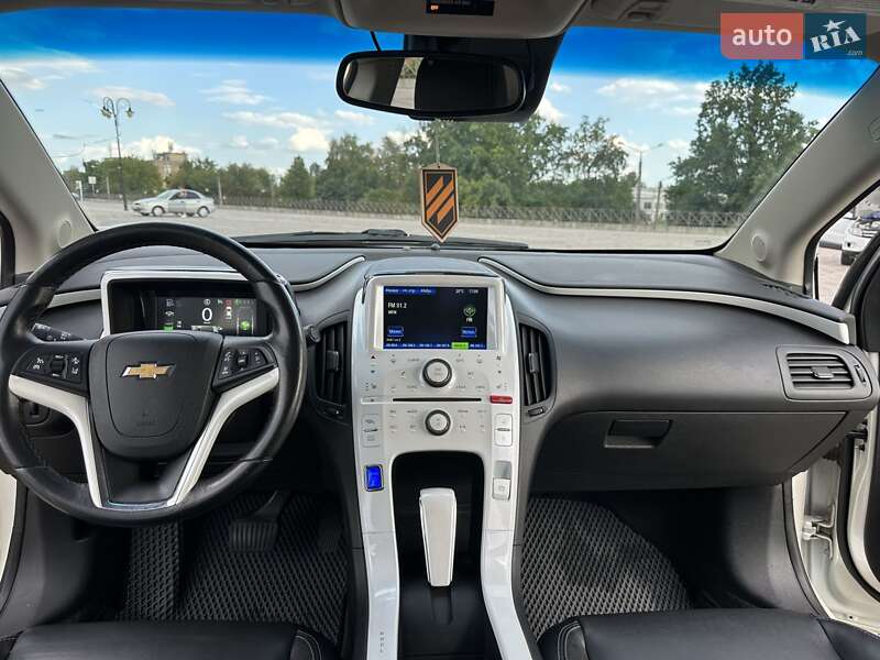 Хэтчбек Chevrolet Volt 2014 в Харькове