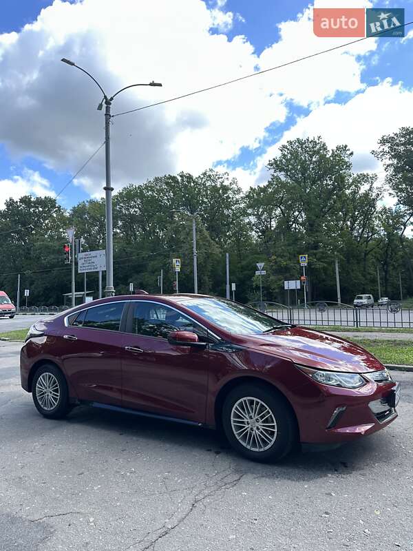 Хэтчбек Chevrolet Volt 2016 в Киеве