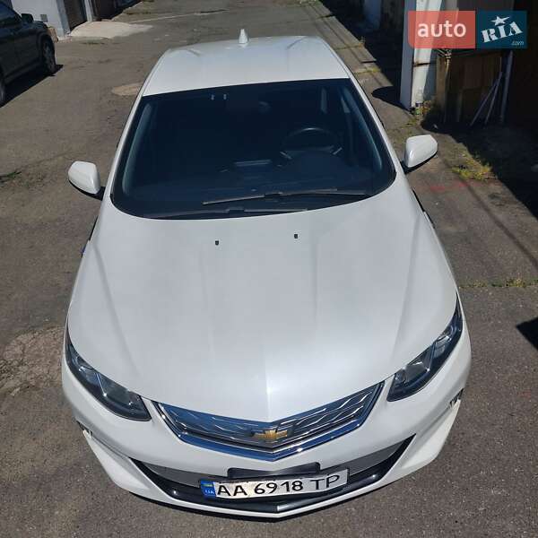 Хэтчбек Chevrolet Volt 2015 в Киеве