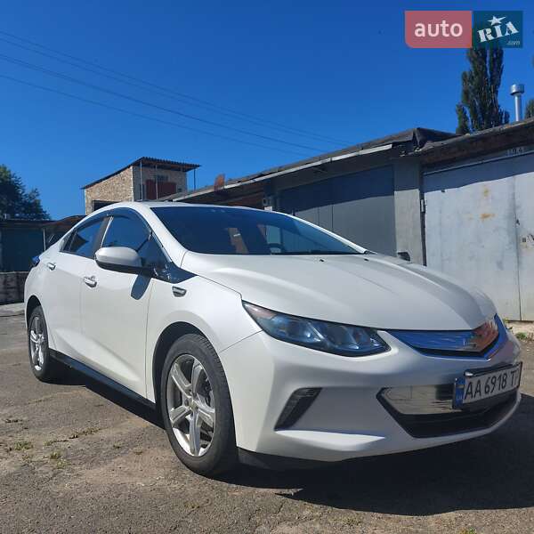 Хэтчбек Chevrolet Volt 2015 в Киеве