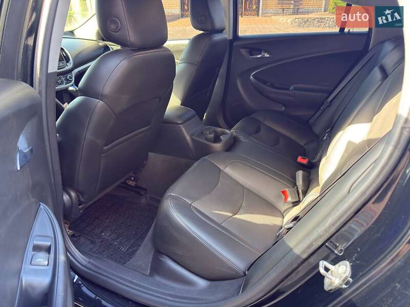 Хэтчбек Chevrolet Volt 2017 в Харькове