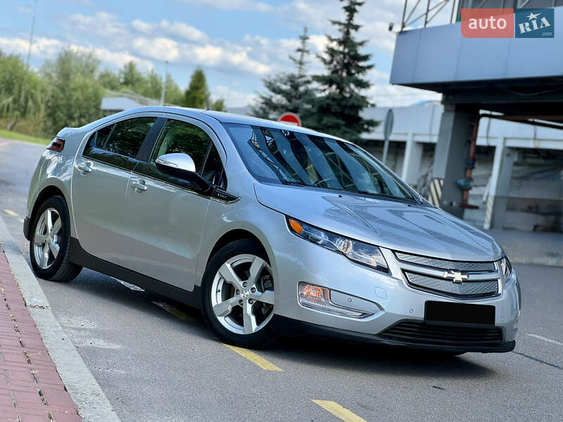 Хэтчбек Chevrolet Volt 2011 в Киеве