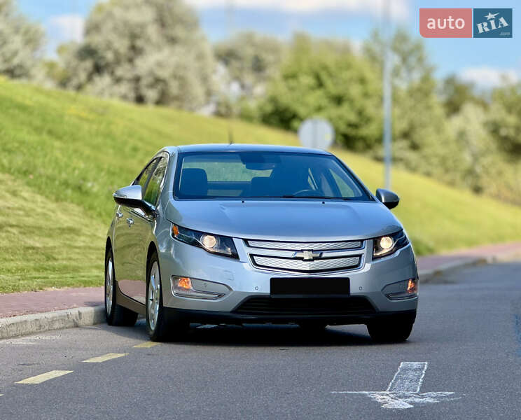 Хэтчбек Chevrolet Volt 2011 в Киеве