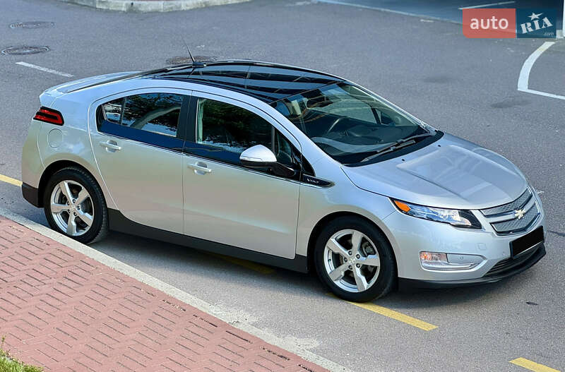 Хэтчбек Chevrolet Volt 2011 в Киеве