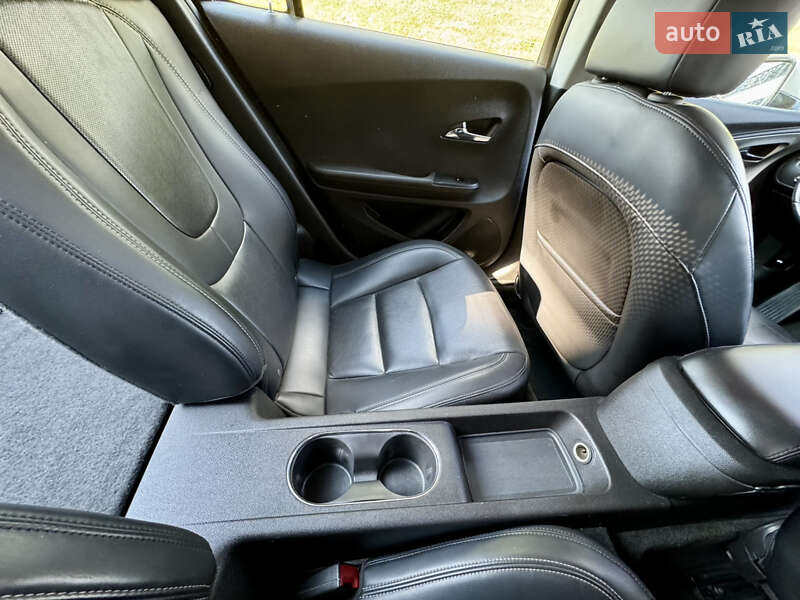 Хэтчбек Chevrolet Volt 2011 в Киеве