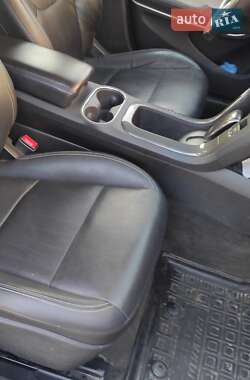 Хэтчбек Chevrolet Volt 2014 в 
