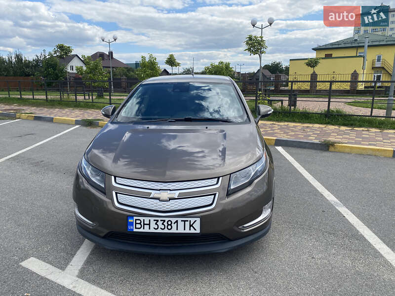 Хэтчбек Chevrolet Volt 2014 в Киеве