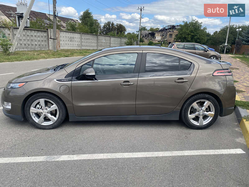Хэтчбек Chevrolet Volt 2014 в Киеве