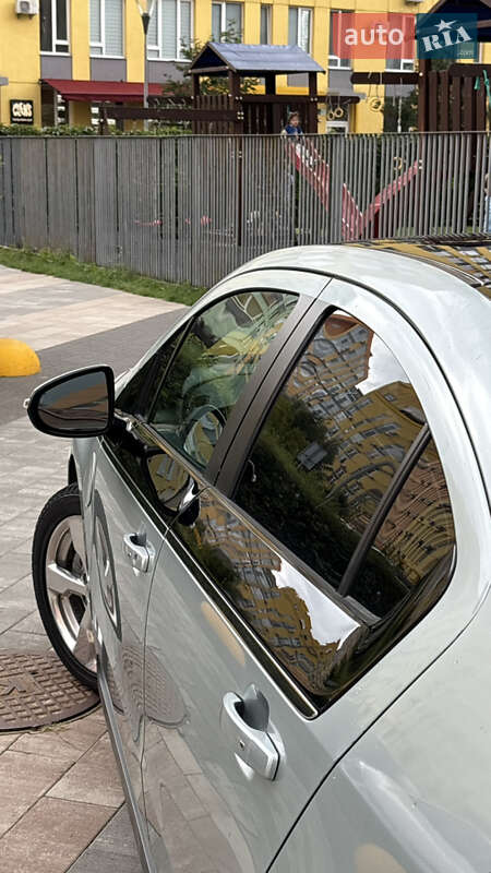 Хэтчбек Chevrolet Volt 2012 в Киеве фото 16 Хэтчбек Chevrolet Volt 2012 в Киеве