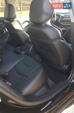 Хэтчбек Chevrolet Volt 2016 в 