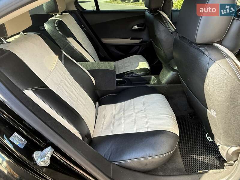 Хэтчбек Chevrolet Volt 2012 в Борисполе