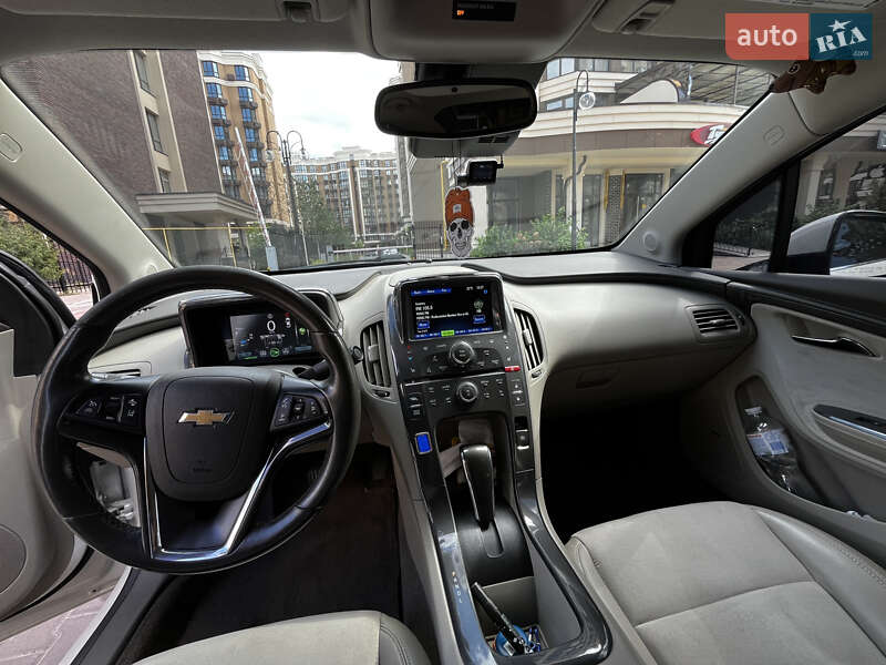 Хэтчбек Chevrolet Volt 2013 в Киеве