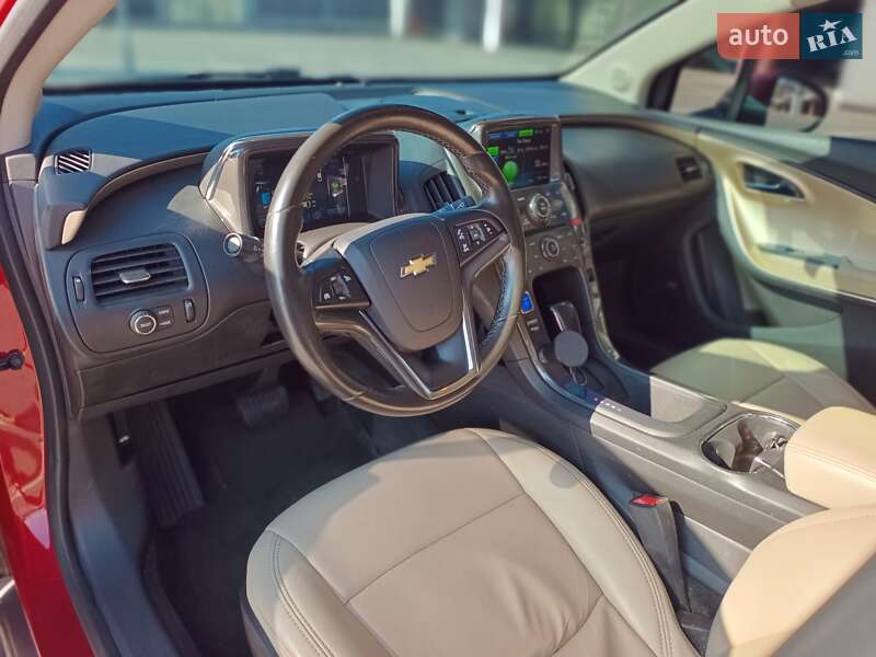 Хэтчбек Chevrolet Volt 2011 в Киеве
