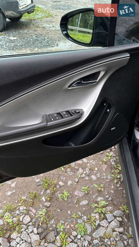 Хэтчбек Chevrolet Volt 2010 в Львове