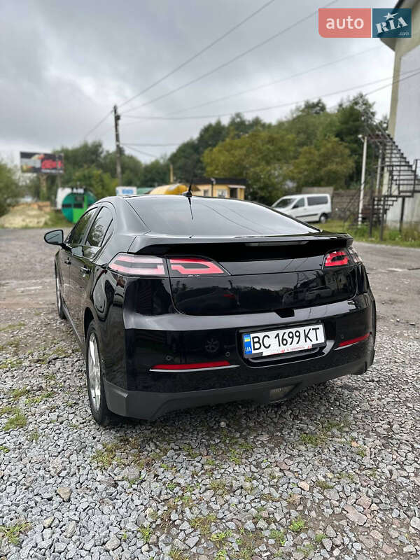 Хэтчбек Chevrolet Volt 2010 в Львове