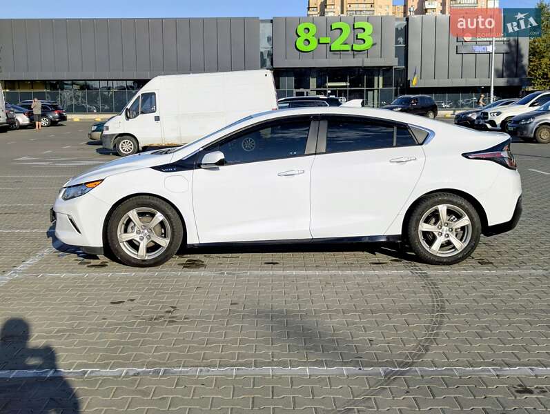 Хэтчбек Chevrolet Volt 2019 в Киеве