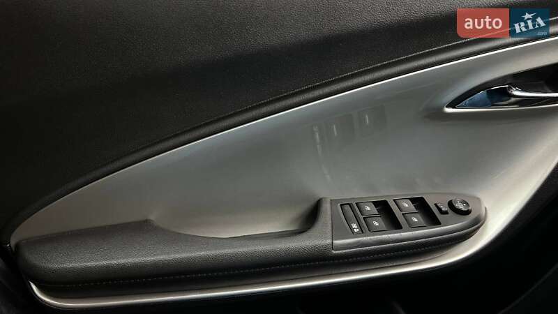 Хэтчбек Chevrolet Volt 2012 в Львове