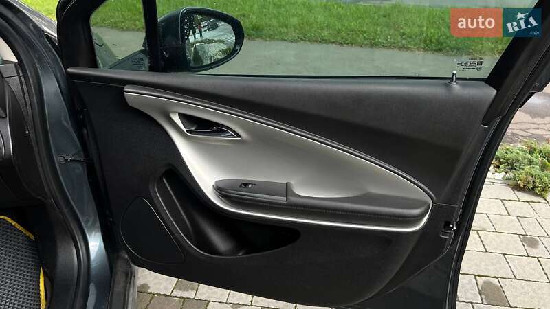 Хэтчбек Chevrolet Volt 2012 в Львове