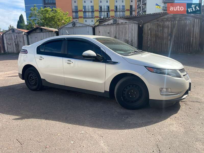 Хэтчбек Chevrolet Volt 2012 в Киеве