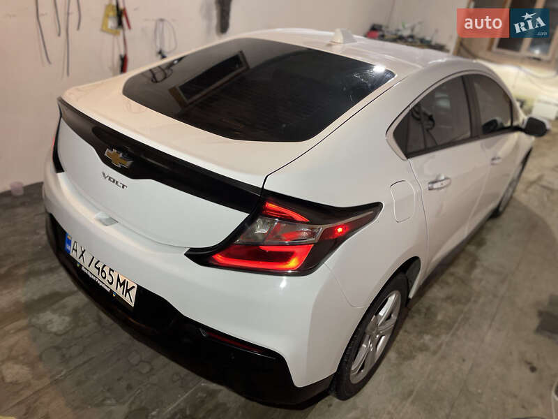 Хэтчбек Chevrolet Volt 2015 в Каменском