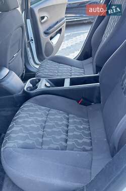 Хэтчбек Chevrolet Volt 2014 в 