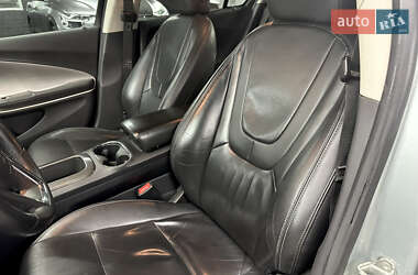 Хэтчбек Chevrolet Volt 2011 в 