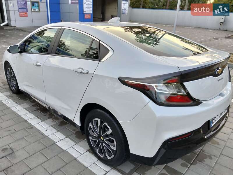Хэтчбек Chevrolet Volt 2015 в Черкассах фото 2 Хэтчбек Chevrolet Volt 2015 в Черкассах