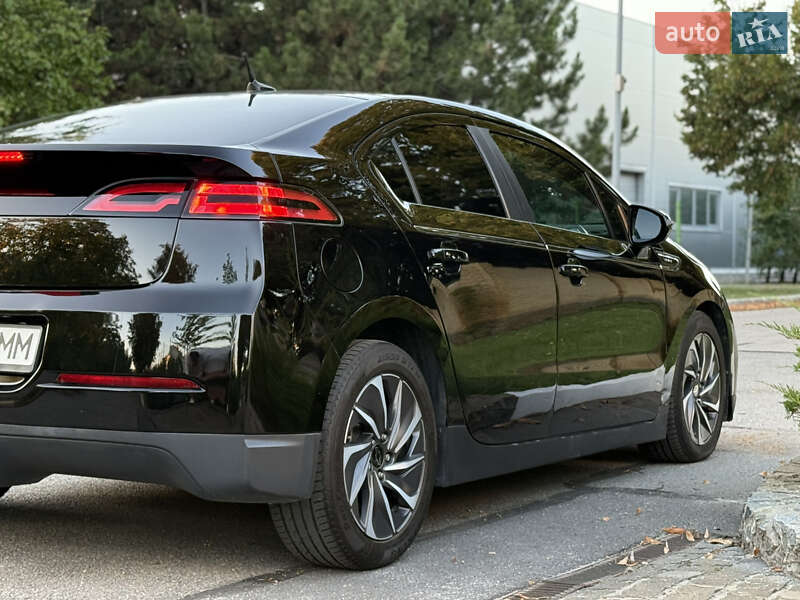 Хэтчбек Chevrolet Volt 2013 в Днепре