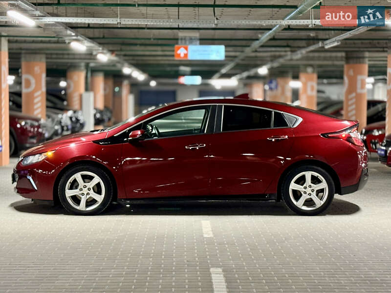 Хэтчбек Chevrolet Volt 2016 в Киеве