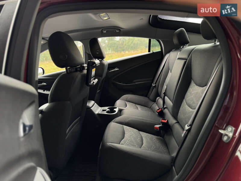Хэтчбек Chevrolet Volt 2016 в Киеве