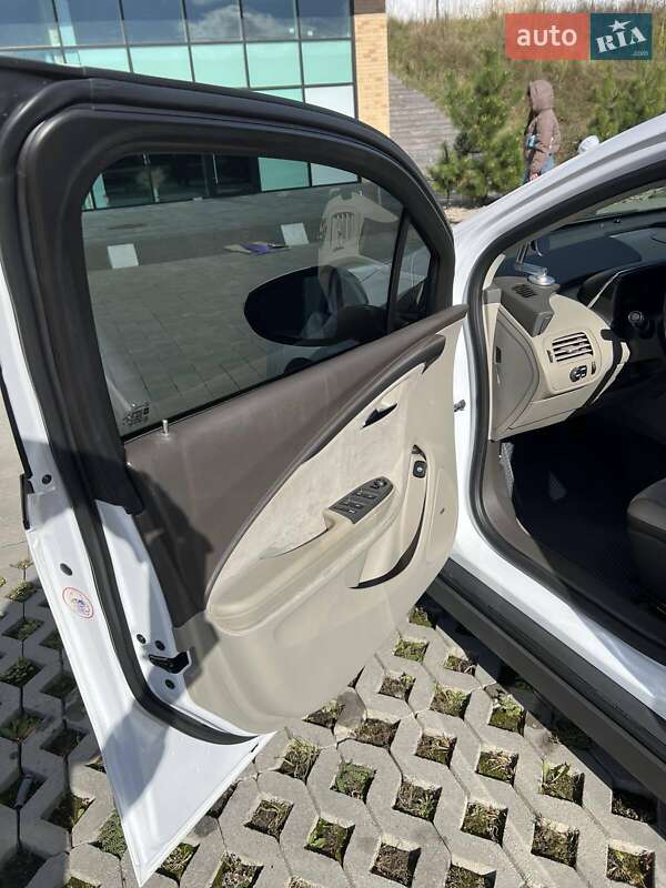 Хэтчбек Chevrolet Volt 2013 в Хмельницком фото 14 Хэтчбек Chevrolet Volt 2013 в Хмельницком