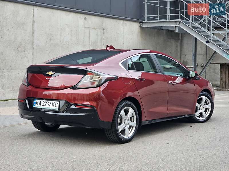 Хэтчбек Chevrolet Volt 2016 в Киеве
