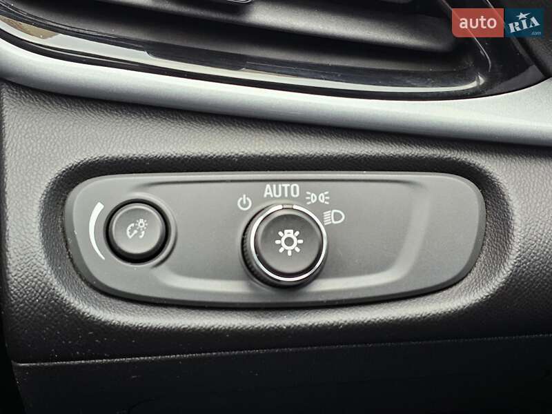 Хэтчбек Chevrolet Volt 2016 в Киеве