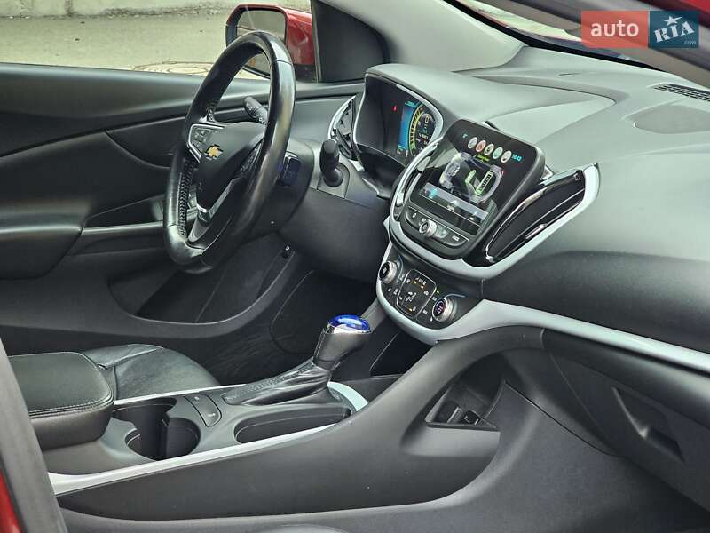 Хэтчбек Chevrolet Volt 2016 в Киеве