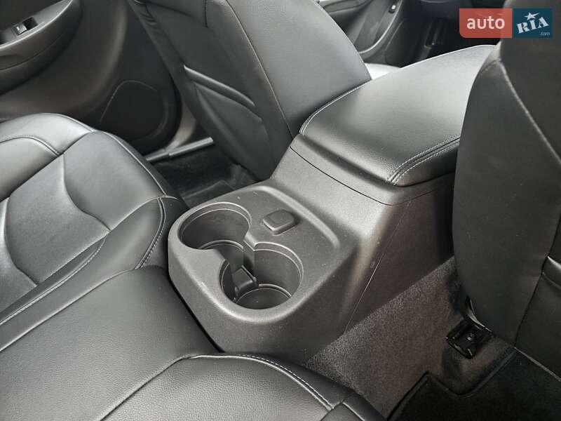 Хэтчбек Chevrolet Volt 2016 в Киеве