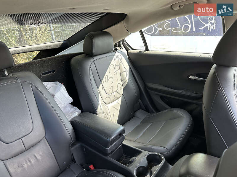 Хэтчбек Chevrolet Volt 2015 в Львове
