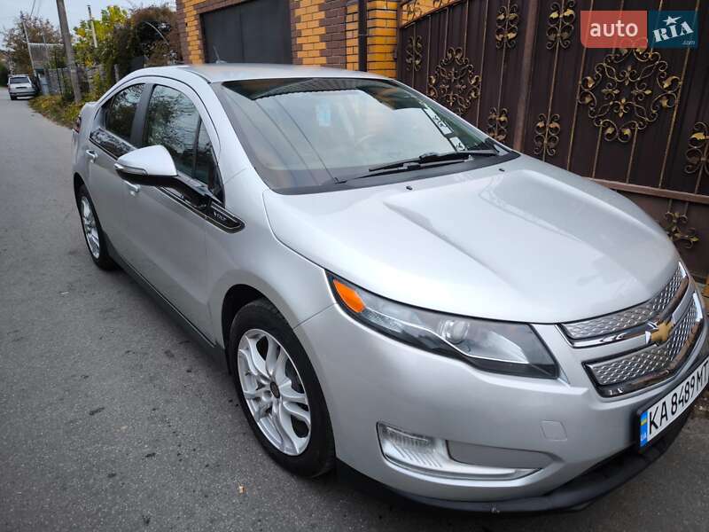 Хэтчбек Chevrolet Volt 2013 в Киеве