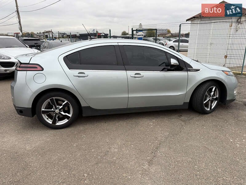 Хэтчбек Chevrolet Volt 2011 в Киеве