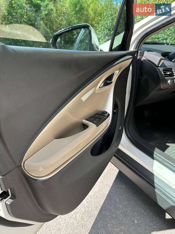 Хэтчбек Chevrolet Volt 2012 в Полтаве фото 11 Хэтчбек Chevrolet Volt 2012 в Полтаве