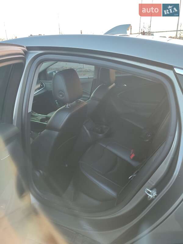 Хэтчбек Chevrolet Volt 2015 в Киеве фото 7 Хэтчбек Chevrolet Volt 2015 в Киеве