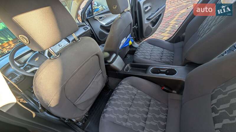 Хэтчбек Chevrolet Volt 2011 в Раздельной фото 23 Хэтчбек Chevrolet Volt 2011 в Раздельной